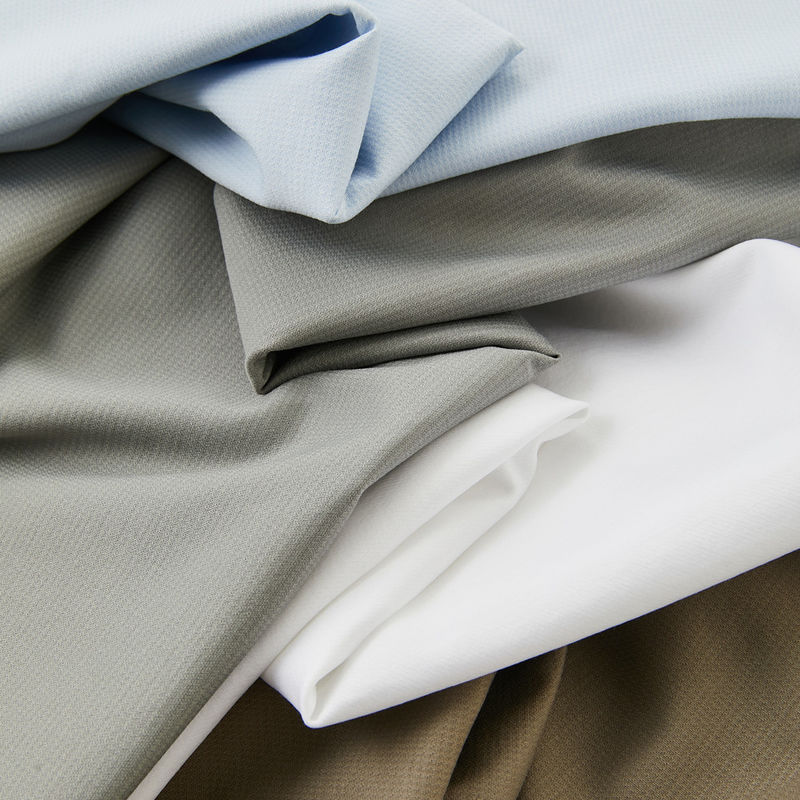 로고가 있는 수직 폴로 셔츠 평면 하얀 폴로 셔츠 100% 면 맞춤색