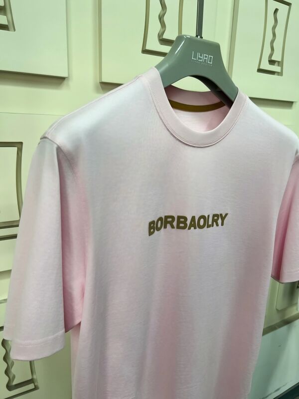 DTG 기술로 맞춤 로고를 인쇄한 남성용 고품질 레귤러 핏 반팔 티셔츠