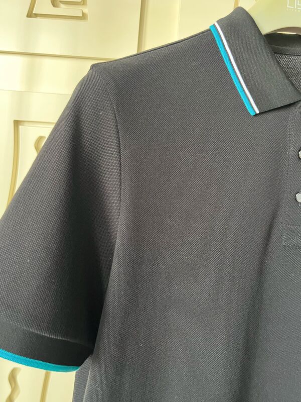 대조적인 트리밍과 질감 디자인 남성용 폴로 셔츠 100% 면 피케 고급 티셔츠 공장 남성 폴로 티셔츠