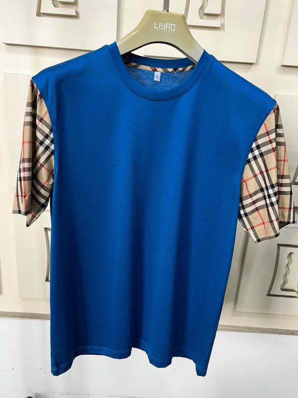 아이코닉 플레이드 장갑, 정형 크루 넥, 고품질 면과 함께 남성 패션 티